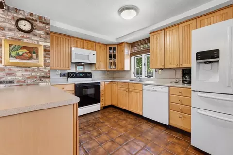 Kitchen - 8 Colgate Rd, Beverly, MA 01915 photo 2 of 3