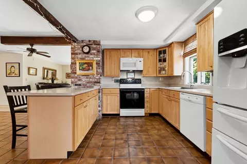 Kitchen - 8 Colgate Rd, Beverly, MA 01915 photo 3 of 3