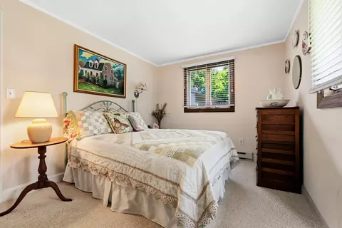 Bedroom - 8 Colgate Rd, Beverly, MA 01915 photo 5 of 6