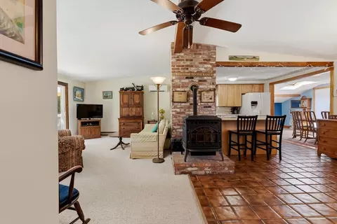 Entry Way - 8 Colgate Rd, Beverly, MA 01915 photo 1 of 1