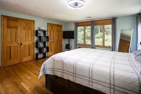 Bedroom - 14 Shady Ln, Wareham, MA 02571 photo 2 of 3