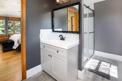 Bath - 14 Shady Ln, Wareham, MA 02571 photo 2 of 4