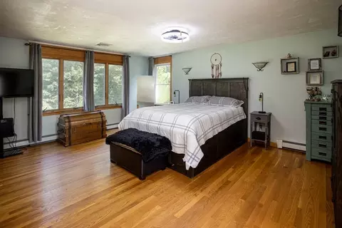 Bedroom - 14 Shady Ln, Wareham, MA 02571 photo 1 of 3
