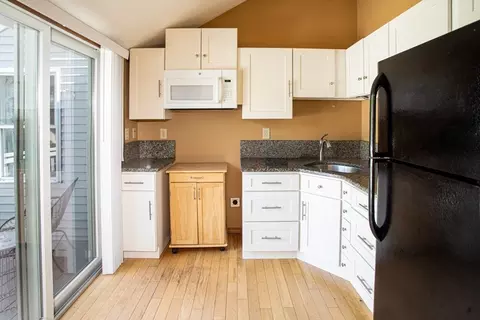 Kitchen - 14 Shady Ln, Wareham, MA 02571 photo 4 of 4