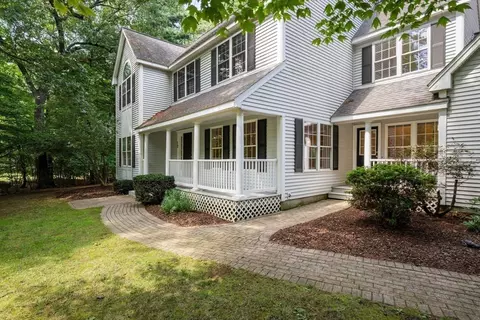 12 Rocky Woods Rd, Hopkinton, MA 01748