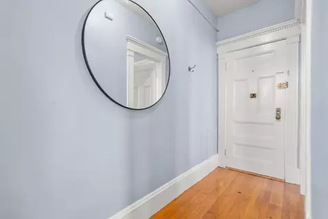 Entry Way - 8 Garrison St #501, Boston, MA 02116 photo 3 of 7