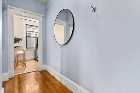 Entry Way - 8 Garrison St #501, Boston, MA 02116 photo 5 of 7