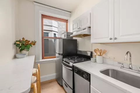 Kitchen - 8 Garrison St #501, Boston, MA 02116 photo 1 of 2