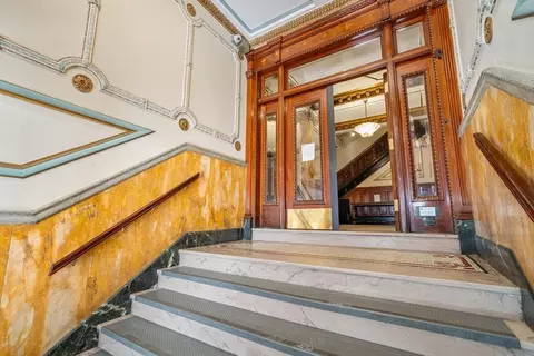 Entry Way - 8 Garrison St #501, Boston, MA 02116 photo 7 of 7