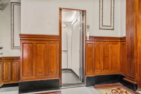 Entry Way - 8 Garrison St #501, Boston, MA 02116 photo 6 of 7
