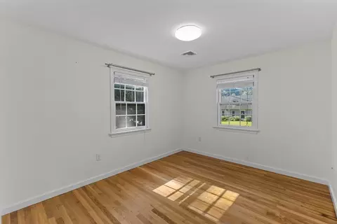 Bedroom - 627 Main St, Dunstable, MA 01827 photo 3 of 7