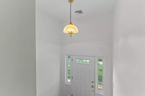 Entry Way - 627 Main St, Dunstable, MA 01827 photo 2 of 2