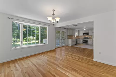 Living - 627 Main St, Dunstable, MA 01827 photo 2 of 5