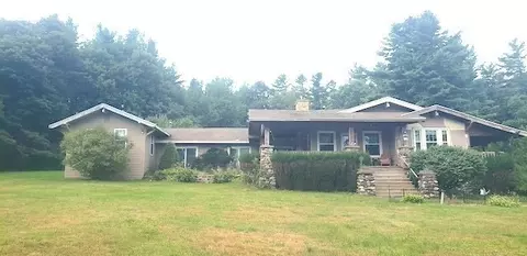 25 North St, Blandford, MA 01008