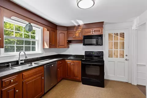 Kitchen - 4 Meadowbrook Rd, Dover, MA 02030 photo 2 of 2