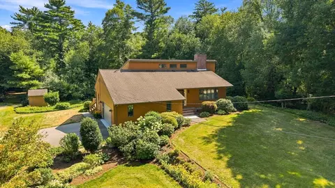 6 Snow Fields Rd, Mattapoisett, MA 02739