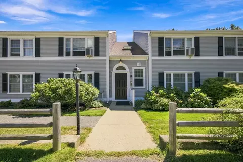 2 Englewood Dr #H3, Harwich, MA 02645