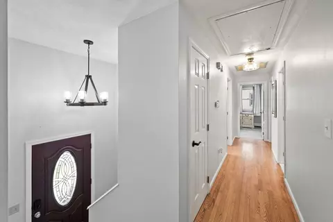 Entry Way - 849 Washington St, Dedham, MA 02026 photo 1 of 2