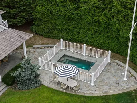Exterior - 4 Sherburne Way, Wareham, MA 02571 photo 5 of 5