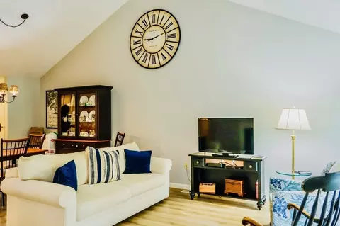 Living - 15 Classic Cir #15, Mashpee, MA 02649 photo 1 of 2