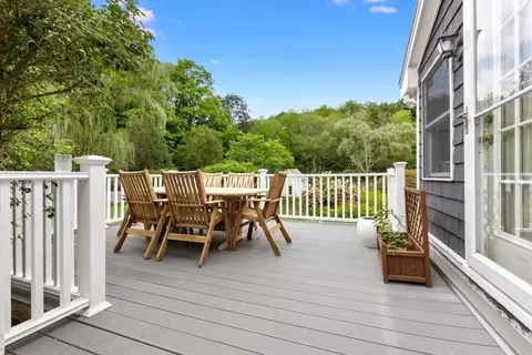 Exterior - 52 Bridge St, Hamilton, MA 01982 photo 4 of 8