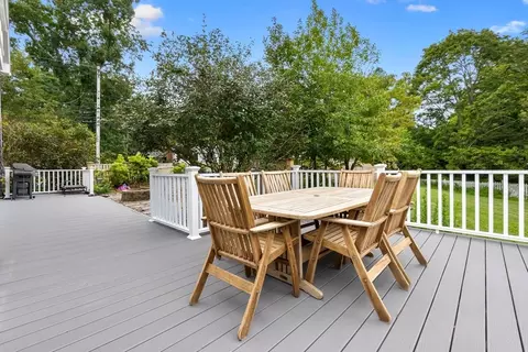 Exterior - 52 Bridge St, Hamilton, MA 01982 photo 3 of 8