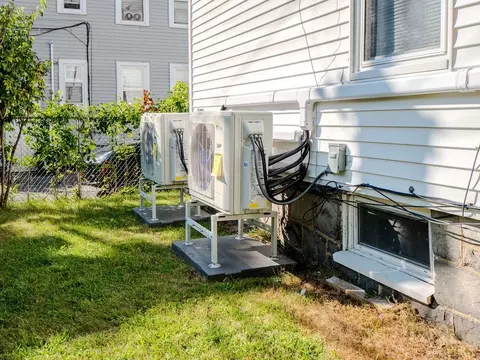 Exterior - 12 Ives St, Worcester, MA 01603 photo 4 of 5
