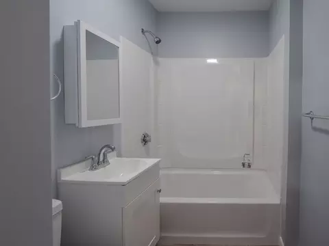 Bath - 12 Ives St, Worcester, MA 01603 photo 1 of 4