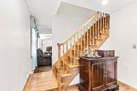 Entry Way - 36 Pine St, Berkley, MA 02779 photo 2 of 2