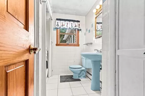 Bath - 36 Pine St, Berkley, MA 02779 photo 1 of 3