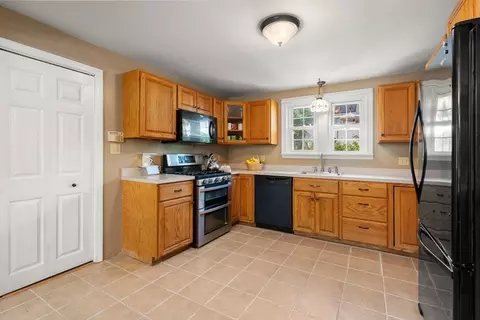 Kitchen - 8 Cardinal, Worcester, MA 01602 photo 1 of 2
