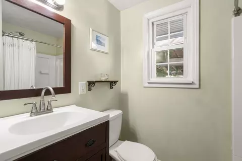 Bath - 8 Cardinal, Worcester, MA 01602 photo 1 of 2