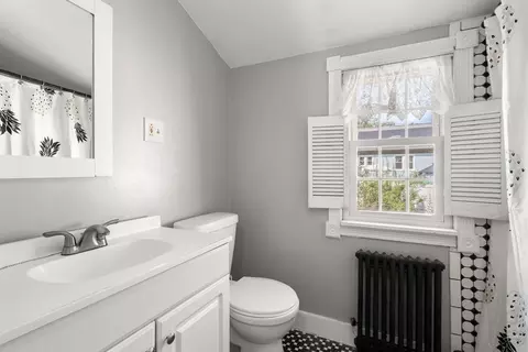 Bath - 8 Cardinal, Worcester, MA 01602 photo 2 of 2