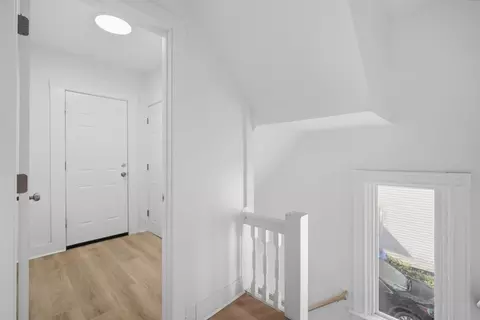 Entry Way - 35-37 Ozark St, Springfield, MA 01108 photo 4 of 7