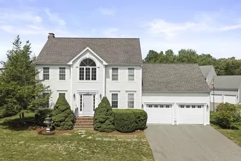 14 Orchard Ln, Abington, MA 02351