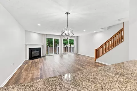 Living - 78 Pointe Rok Dr #78, Worcester, MA 01604 photo 1 of 5
