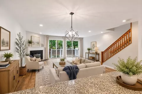 Living - 78 Pointe Rok Dr #78, Worcester, MA 01604 photo 2 of 5