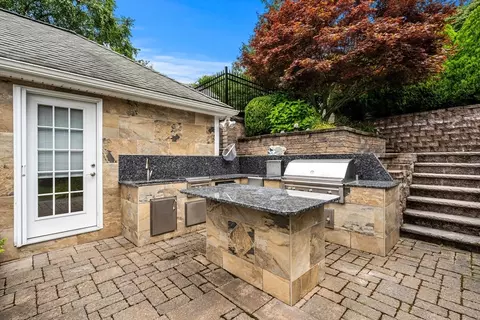 Kitchen - 9 Anna Dr, Danvers, MA 01923 photo 6 of 6