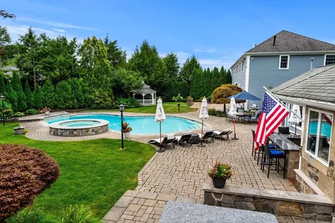 Exterior - 9 Anna Dr, Danvers, MA 01923 photo 6 of 8