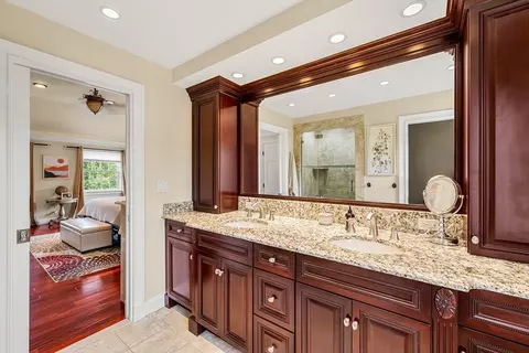 Bath - 9 Anna Dr, Danvers, MA 01923 photo 3 of 7