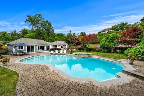 Exterior - 9 Anna Dr, Danvers, MA 01923 photo 3 of 8