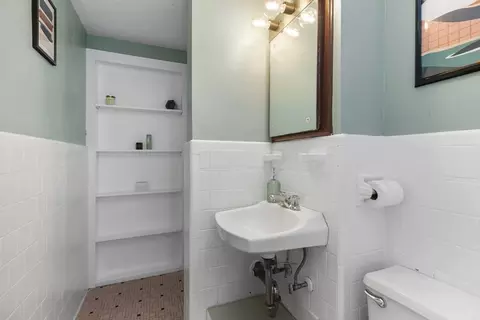 Bath - 4 Maxdale Rd, Worcester, MA 01602 photo 3 of 3