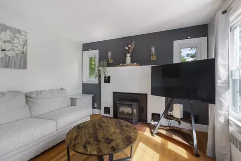 Living - 4 Maxdale Rd, Worcester, MA 01602 photo 2 of 4