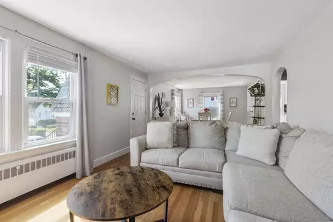 Living - 4 Maxdale Rd, Worcester, MA 01602 photo 4 of 4