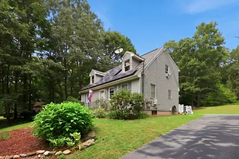 28 Old Thompson St, Palmer, MA 01069