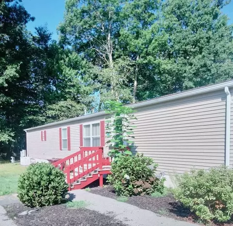 16 Hemlock St, Rockland, MA 02370
