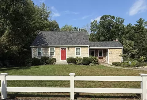 127 Taylor St, Pembroke, MA 02359
