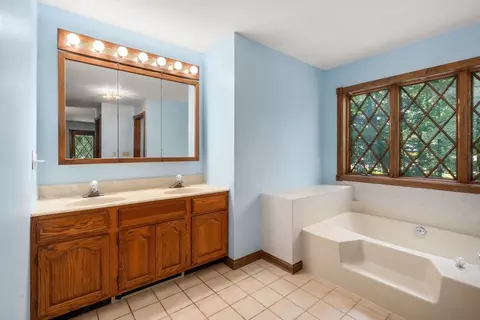 Bath - 73 Main St, Sutton, MA 01590 photo 1 of 4