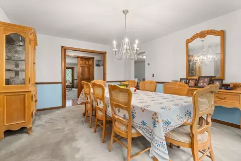Dining - 73 Main St, Sutton, MA 01590 photo 2 of 2