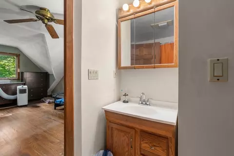 Bath - 73 Main St, Sutton, MA 01590 photo 4 of 4